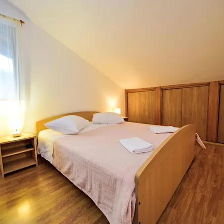 Apartamento Haus Peric - Kor201 By Interhome